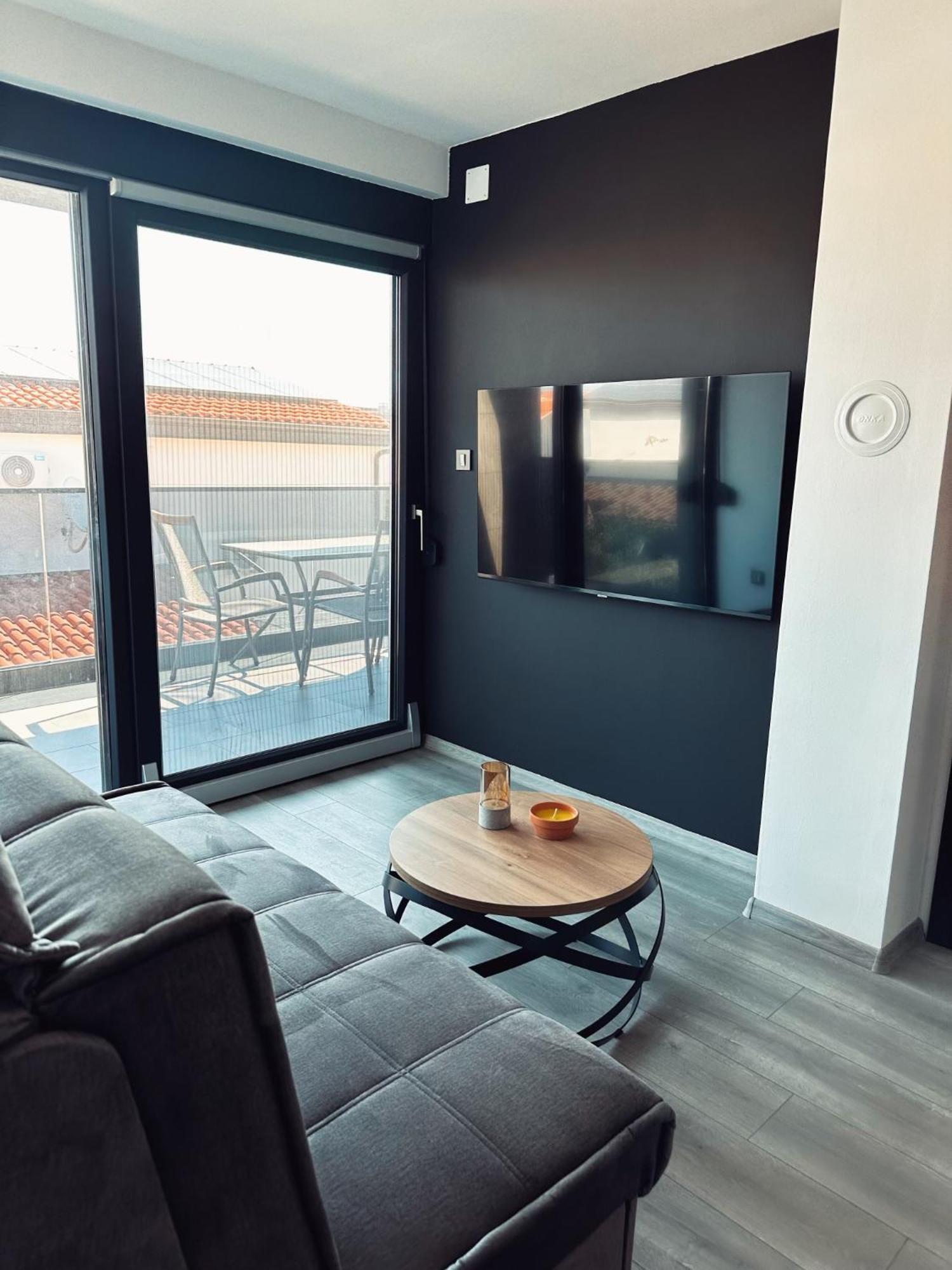 Monachus Apartments Vir Exterior photo